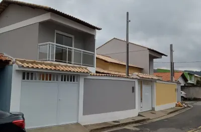Casa com 2 quartos em condomínio próxima ao park shopping; casa com 2 quartos em condomínio
