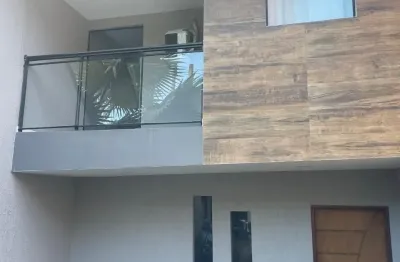 Casa com 2 quartos e 2 banheiros; casa duplex com 2 quartos em guaratiba