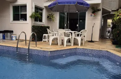Casa em condomínio com 3 quartos e piscina na estrada cachamorra; casa com 3 quartos em campo grande rio de janeiro
