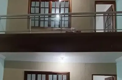Casa com 2 quartos em paciência; casa com 2 quartos próxima a estação de trem