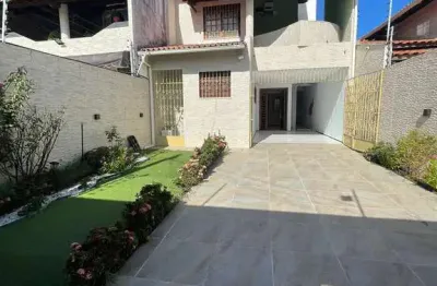 Casa com 4 quartos à venda na Avenida Léa Pompeu, Jardim das Oliveiras, Fortaleza