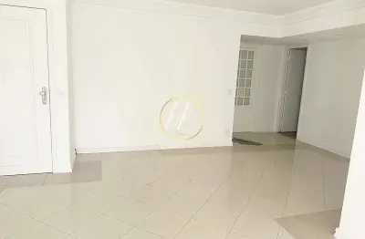Apartamento reformado à venda com 4 quartos e 3 suítes, 137m² e 2 vagas – centro, londrina/pr