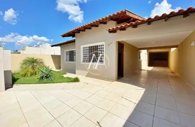 Casa à venda com 3 dormitórios, suíte e 178m², jardim capricornio - rolândia/pr