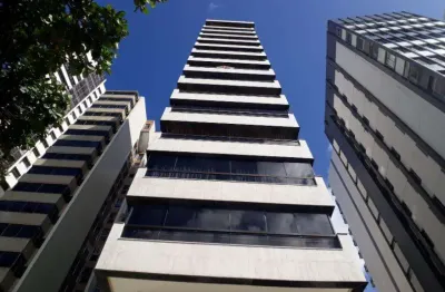 Com 04 suítes espaçosas e uma área total de 363m², apartamento à venda na avenida boa viagem.