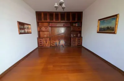 Casa com 3 quartos à venda na Rua Benedito Araújo, Centro, São João da Boa Vista