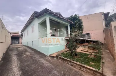 Casa com 4 quartos para alugar na Rua Getúlio Vargas, Centro, São João da Boa Vista