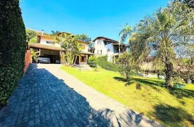 Casa confortavel em um terreno de 560 metros  condominio granja carneiro viana