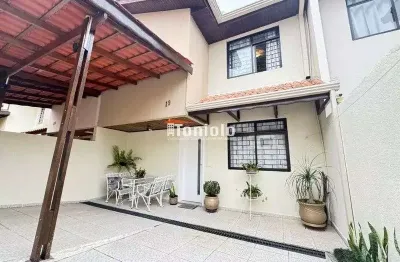 Casa em condomínio fechado com 3 quartos à venda na Rua Gastão Luiz Cruls, 596, Bairro Alto, Curitiba