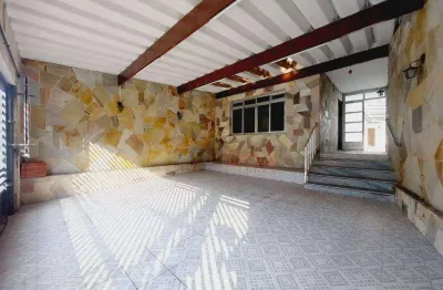 Casa Térrea na Ponte Rasa para Venda. 3 Vagas de Garagem, 3 Dormitórios, Quintal. São Paulo/SP