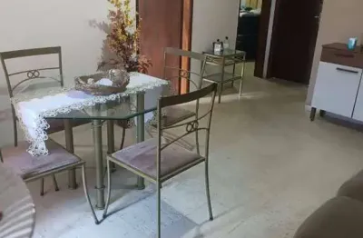 Excelente apartamento térreo com 2 dormitórios em região central