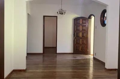 Aluga-se excelente casa vila todo reformada ambiente familiar