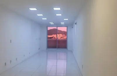 Sala comercial com 1 sala para alugar na Estrada dos Bandeirantes, 470, Taquara, Rio de Janeiro