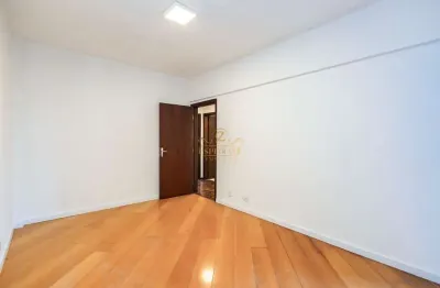 Apartamento com 2 quartos à venda na Avenida Visconde de Guarapuava, Centro, Curitiba por R$ 330.000