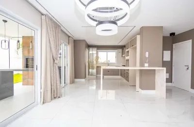 Casa em condomínio fechado com 4 quartos para alugar na Rua Doutor Lubumir Viergbiski, Campo Comprido, Curitiba por R$ 15.990