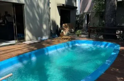 Casa em condomínio fechado com 5 quartos à venda na Rua Eduardo Geronasso, Bacacheri, Curitiba por R$ 2.400.000