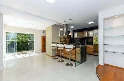 Casa em condomínio fechado com 3 quartos para alugar na Rua Ângelo Cúnico, Abranches, Curitiba por R$ 10.800