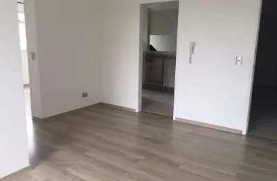 Apartamento com 2 quartos para alugar na Rua José Fernandes Maldonado, Bairro Alto, Curitiba por R$ 1.590