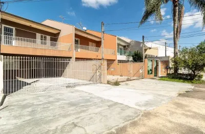 Casa com 3 quartos para alugar na Rua Antônio Dalmarco, Fazendinha, Curitiba por R$ 3.050