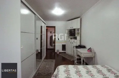 Casa para venda - 280m², 3 dormitórios, 2 vagas - petrópolis