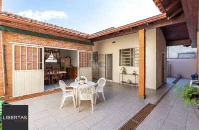 Casa sobrado no partenon de 3 dormitórios e amplo pátio