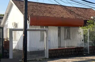 Casa com 4 quartos à venda na Rua Cacequi, 190, Passo da Areia, Porto Alegre