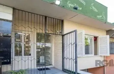 Casa no bairro petrópolis de 3 dormitórios e 2 vagas