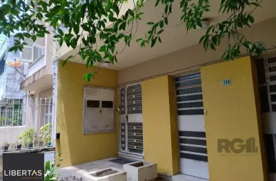 Casa mista comercial no térreo e residencial em cima