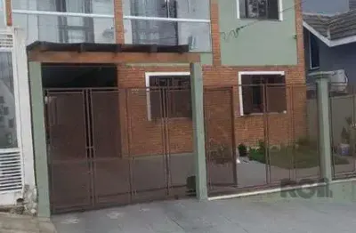Casa sobrado no verdes campos de 3 dormitórios e 4 vagas
