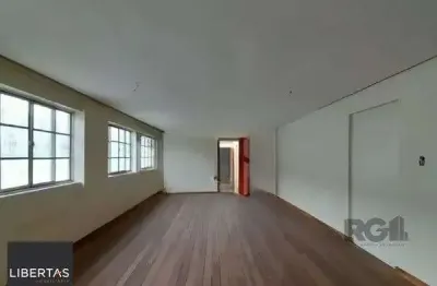 Sobre loja com 140m² no bairro santa cecília - porto alegre
