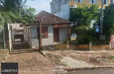 Casa com 3 quartos à venda na Rua Oscar Schneider, 555, Medianeira, Porto Alegre