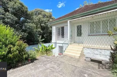 Casa à venda na rua marechal mesquita, no bairro teresópolis.