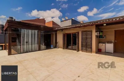 Cobertura 251m², 3 dormitórios, 2 vagas no bairro teresópolis