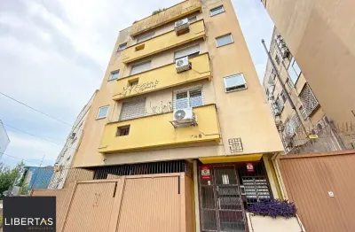 Cobertura de dois dormitórios e dois banheiros, próximo ao hospital moinhos de vento e shopping total, bairro floresta em porto alegre.