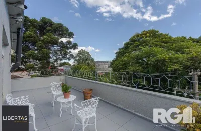 Cobertura desocupada com 3 quartos e área gourmet em porto alegre