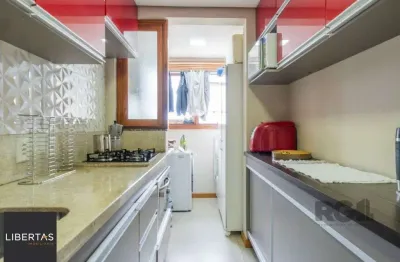 Ótimo apartamento, reformado , dois dormitórios e uma suíte, vaga escriturada.