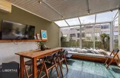Bela cobertura com 3 quartos, incluindo 1 suíte, 2 vagas de garagem em localização privilegiada - 150m² - auxiliadora