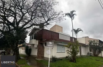 Casa com 3 quartos à venda na Avenida Saul Nonnenmacher, 290, Ipanema, Porto Alegre