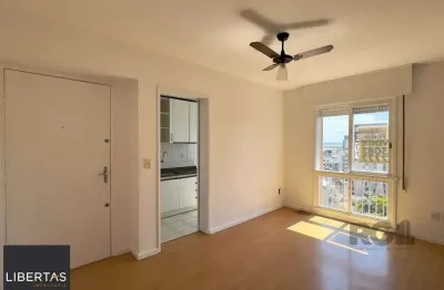 Apartamento 1 dormitório em andar alto com vista para guaíba no centro histórico