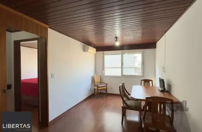 Apartamento 1 dormitório com churrasqueira e garagem no centro histórico