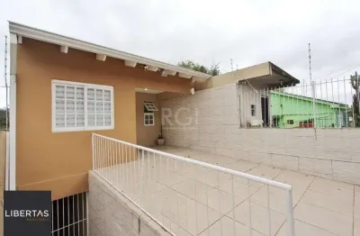 Casa com 2 quartos à venda na Rua Felizardo de Farias, 185, Medianeira, Porto Alegre