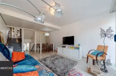 Casa em condominio fechado com 03 dormitórios no bairro camaquã