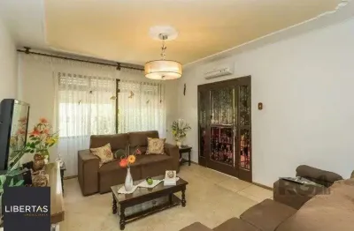 Casa com 3 quartos à venda na Rua Podalírio João da Rocha, 56, Jardim Carvalho, Porto Alegre