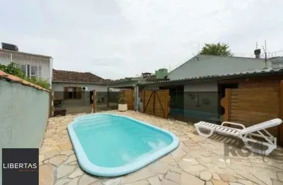 Casa 03 dormitórios com piscina próxima a av. prof. oscar pereira e todos os recursos do bairro.