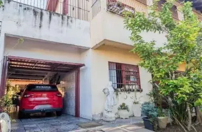 Sobrado de 215m² - 4 dormitórios, 5 vagas no bairro passo das pedras