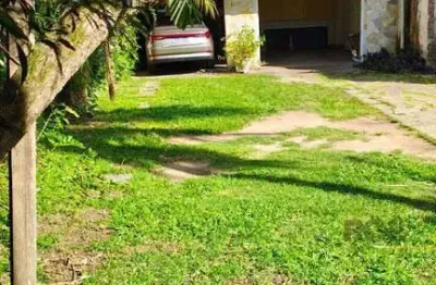 Casa com 3 quartos e 2 garagens no bairro cidade baixa!
