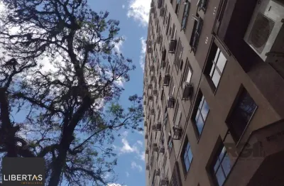 Ótimo apartamento 01 dormitórios com 53,50 m² - com churrasqueira no centro histórico