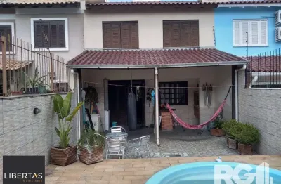 Excelente casa  3 dorm, 122m² privativos, amplo pátio com piscina nos fundos,  rua doutor joão césar krieger