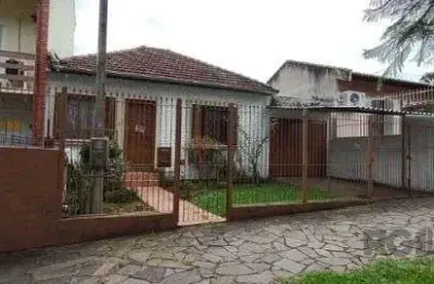 Casa com 3 quartos à venda na Avenida São Sebastião, 197, Nonoai, Porto Alegre