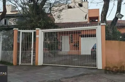 Casa com 4 quartos à venda na Rua Tupã, 141, Vila Assunção, Porto Alegre