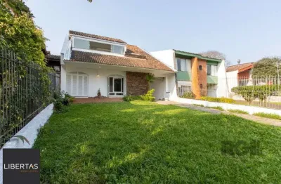 Casa para venda - 337m², 3 dormitórios, sendo 1 suites, 3 vagas - cristal